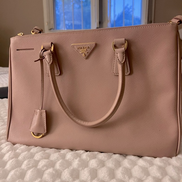 FINAL HOURS BEFORE I CONSIGN IT - Prada Lux Saffiano Double Zip Tote - Picture 11 of 16